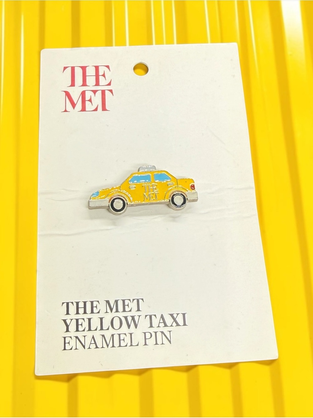 🏷️‼️5/$25🏷️‼️🚕THE MET🚕Yellow Taxi Enamel Pin/NWT